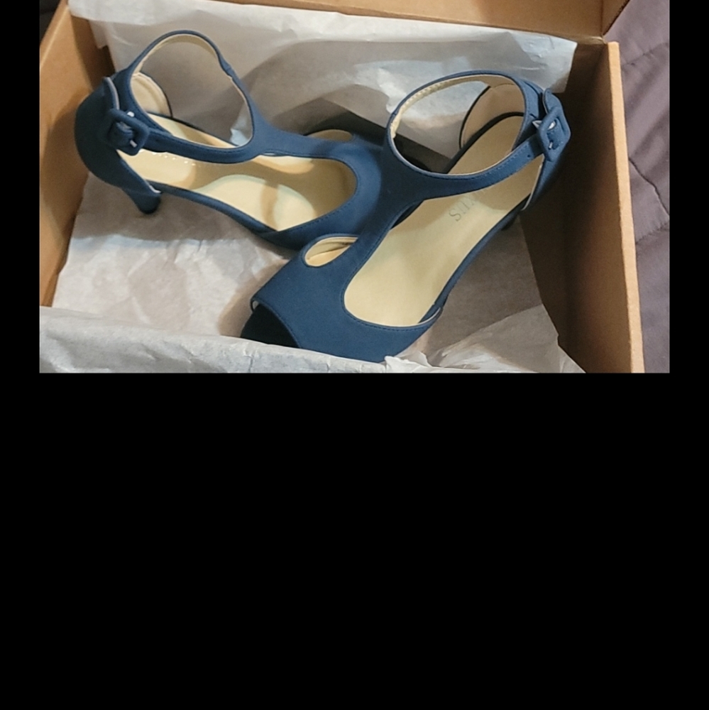 Columbia Blue Strappy Open Toe Heels